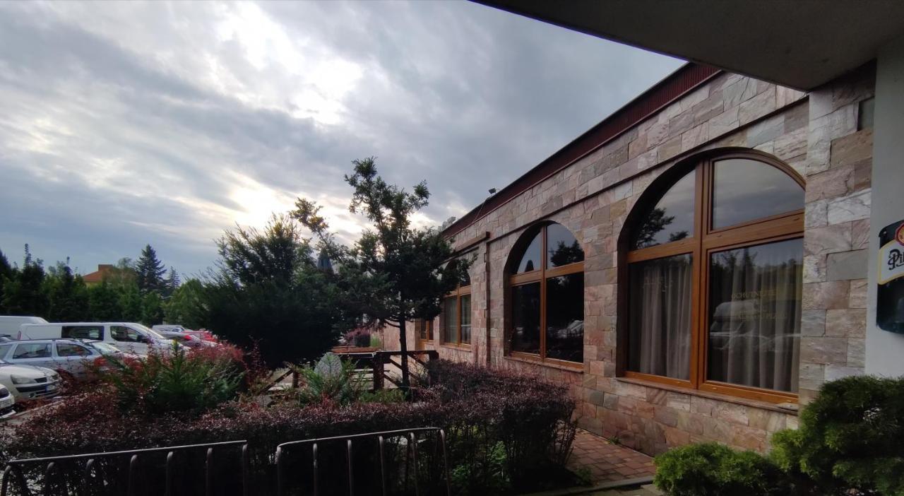 Hotel Apollo Valasske Mezirici Exterior foto
