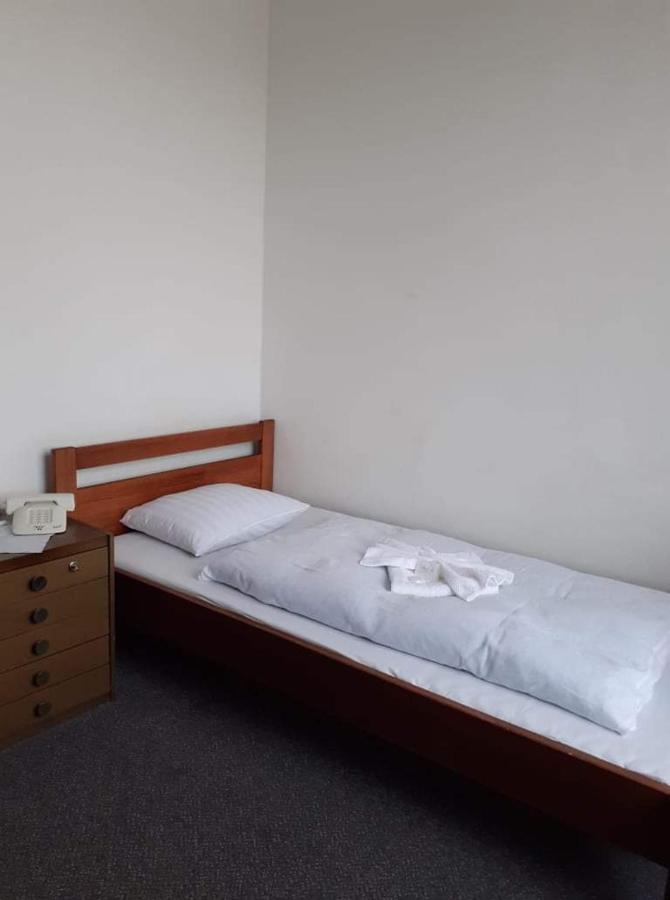 Hotel Apollo Valasske Mezirici Quarto foto